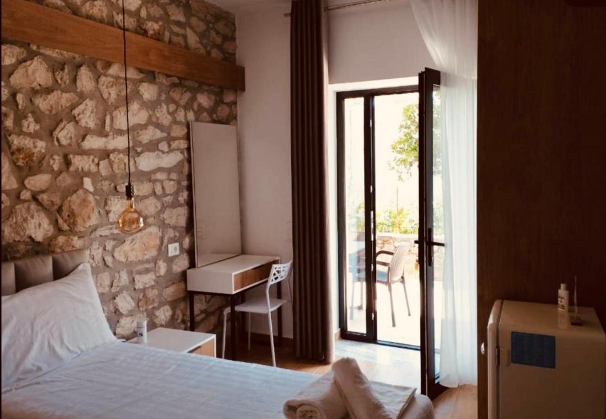 Comfort Guest Rooms Vila Hm Saranda Extérieur photo