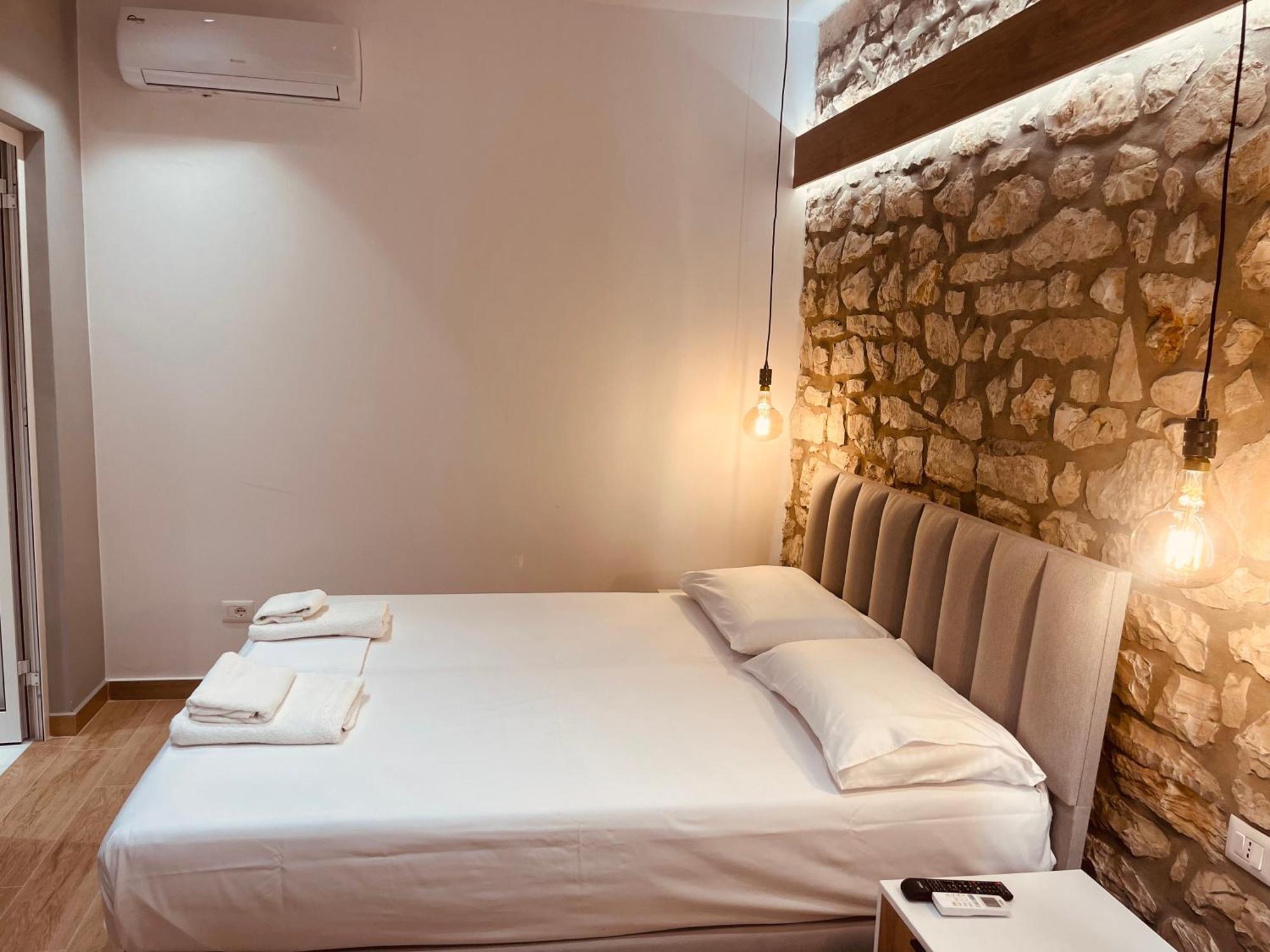 Comfort Guest Rooms Vila Hm Saranda Extérieur photo