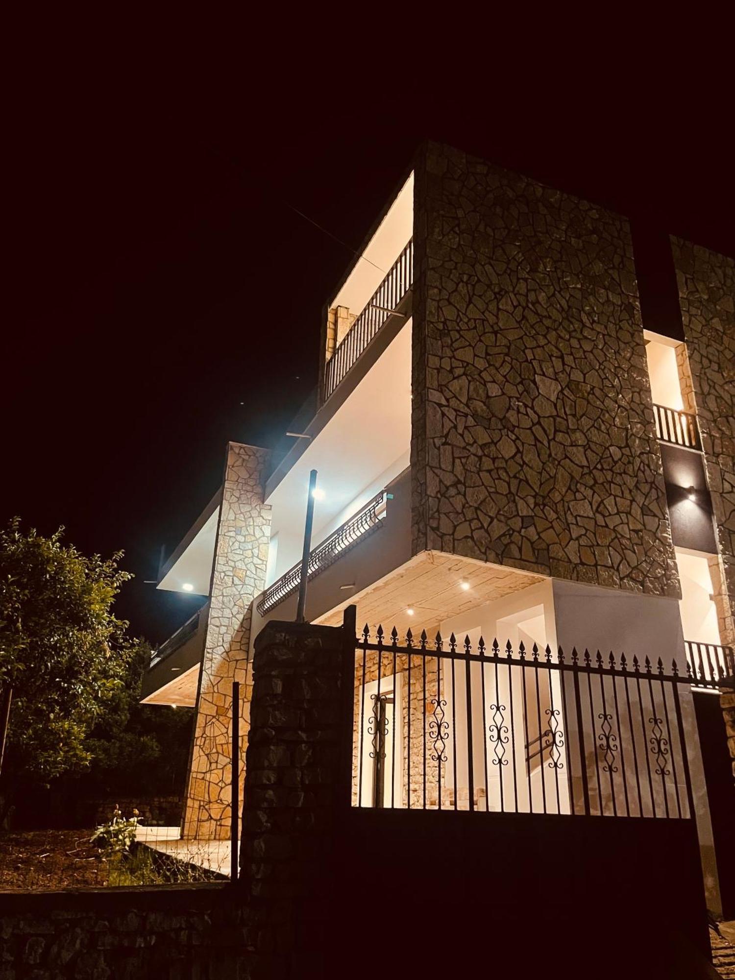 Comfort Guest Rooms Vila Hm Saranda Extérieur photo